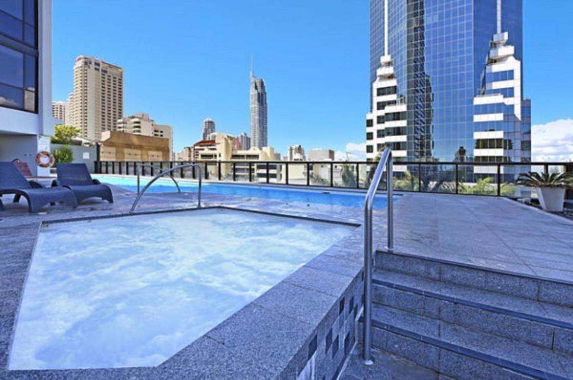 Circle On Cavill Sub Penthouse W/ 4 Bedrooms Голд-Кост Экстерьер фото