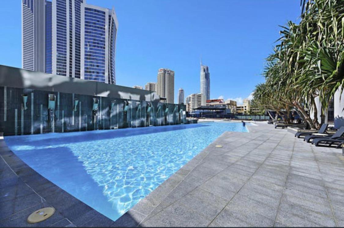 Circle On Cavill Sub Penthouse W/ 4 Bedrooms Голд-Кост Экстерьер фото